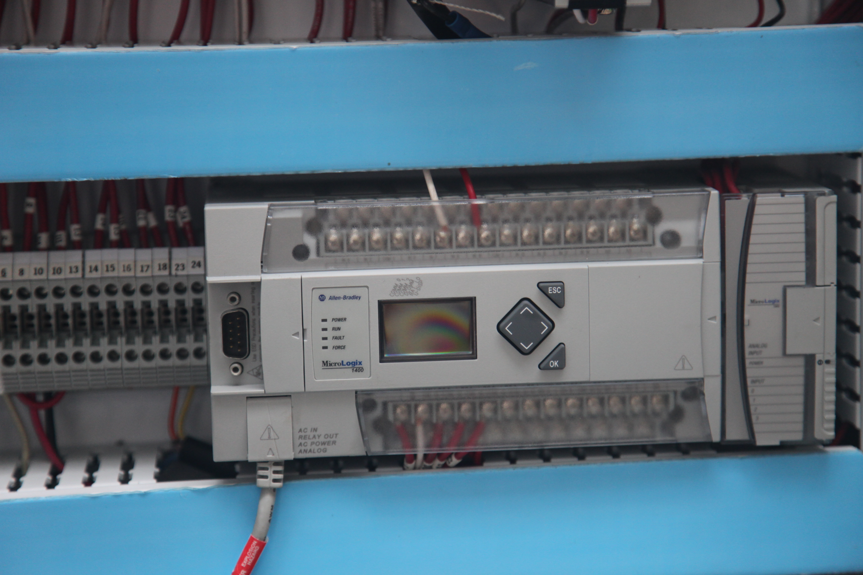 MicroLogic 1200 PLC